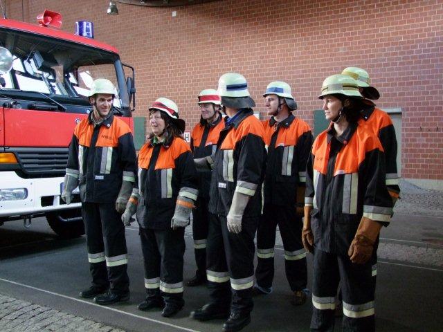 Maria Scharfenberg zusammen mit Kolleginnen und Kollegen aus dem Landtag beim Erwerb des Feuerwehr-Leistungsabzeichens am 30. und 31. Juli 2010 in Lappersdorf (Landkreis Regensburg)
